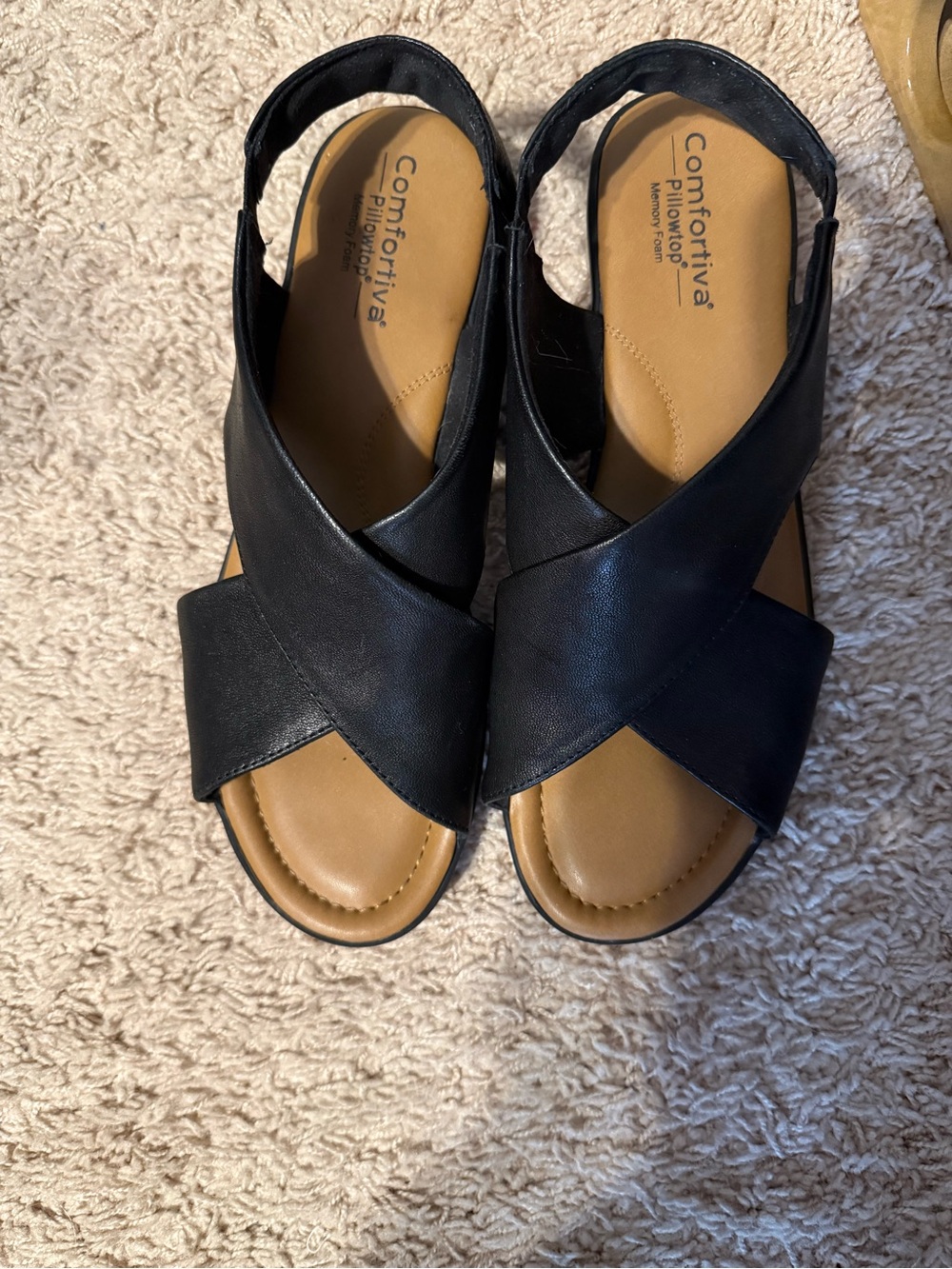 Comfortiva Black Crisscross Slingback Sandals with Tan Footbed